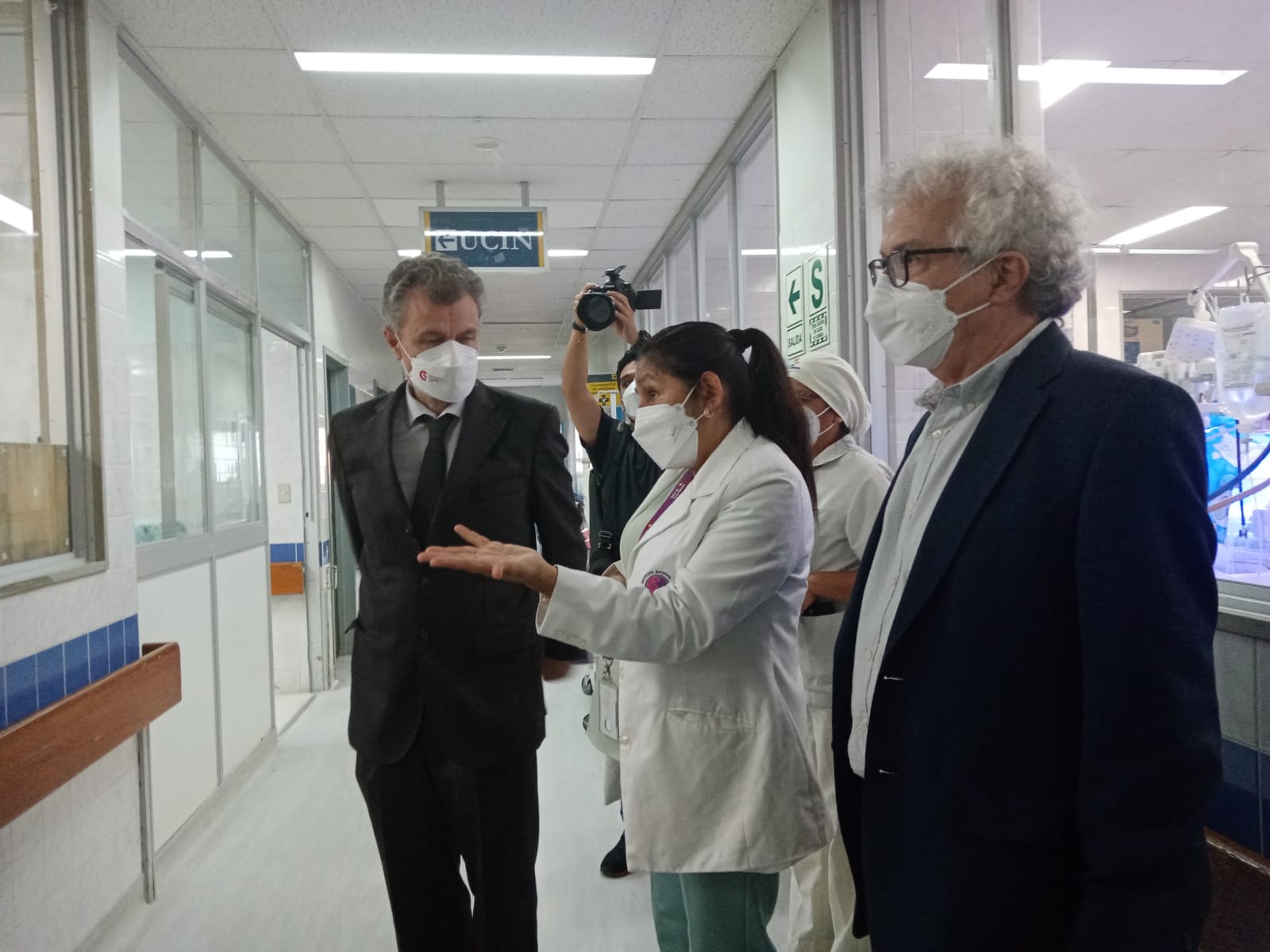 Cooperación Española dona unidad móvil y equipos al Instituto Nacional Materno Infantil para la atención de bebés prematuros